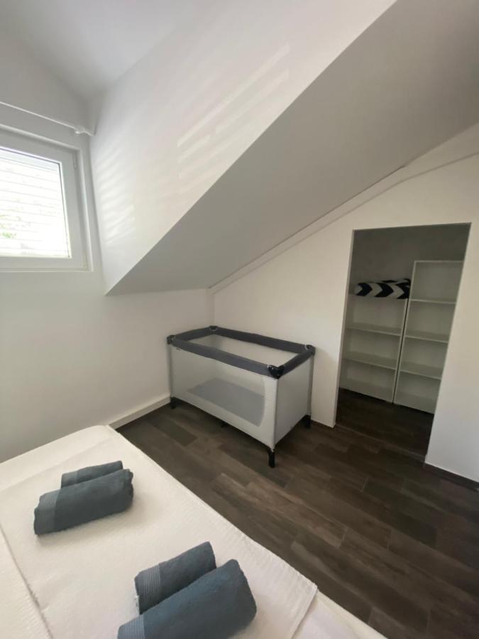 Guesthouse Ruza Sobra Apartments In The Attic Of The House Luaran gambar