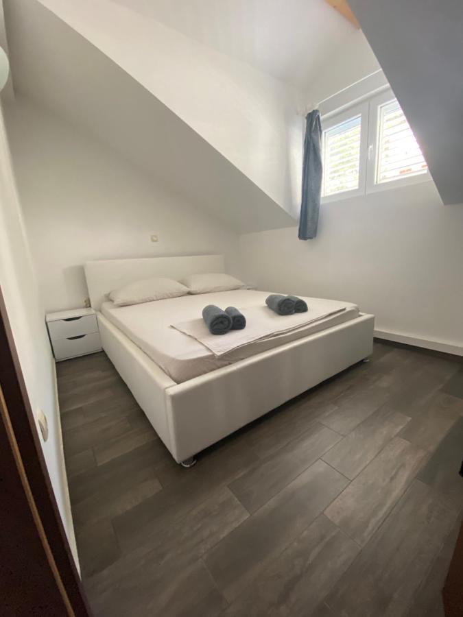 Guesthouse Ruza Sobra Apartments In The Attic Of The House Luaran gambar