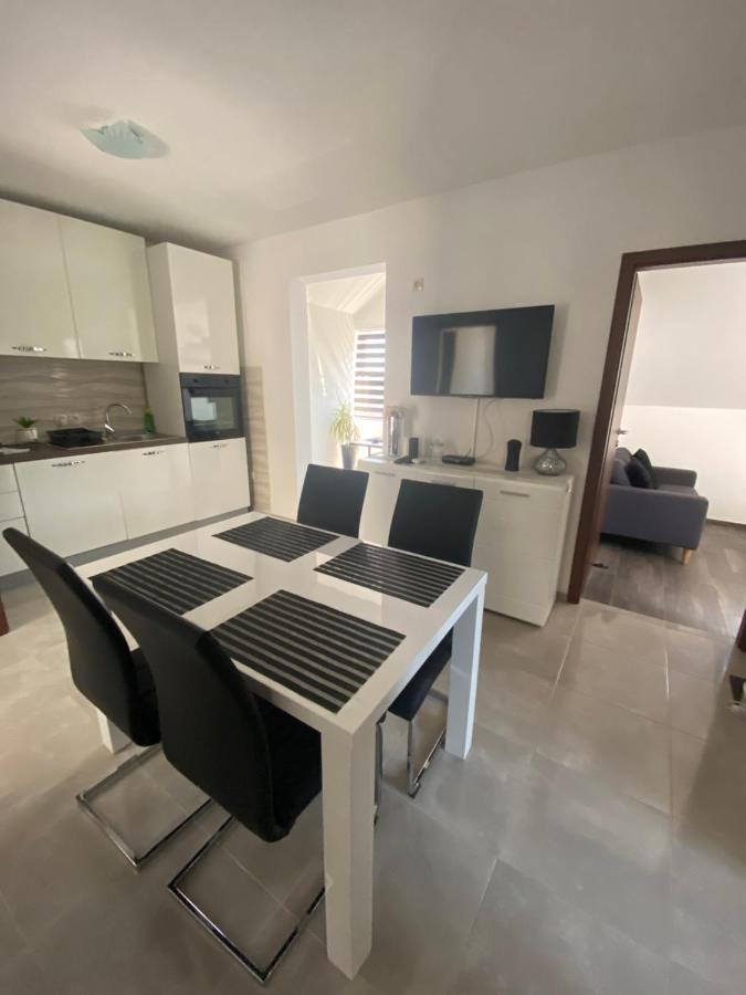 Guesthouse Ruza Sobra Apartments In The Attic Of The House Luaran gambar