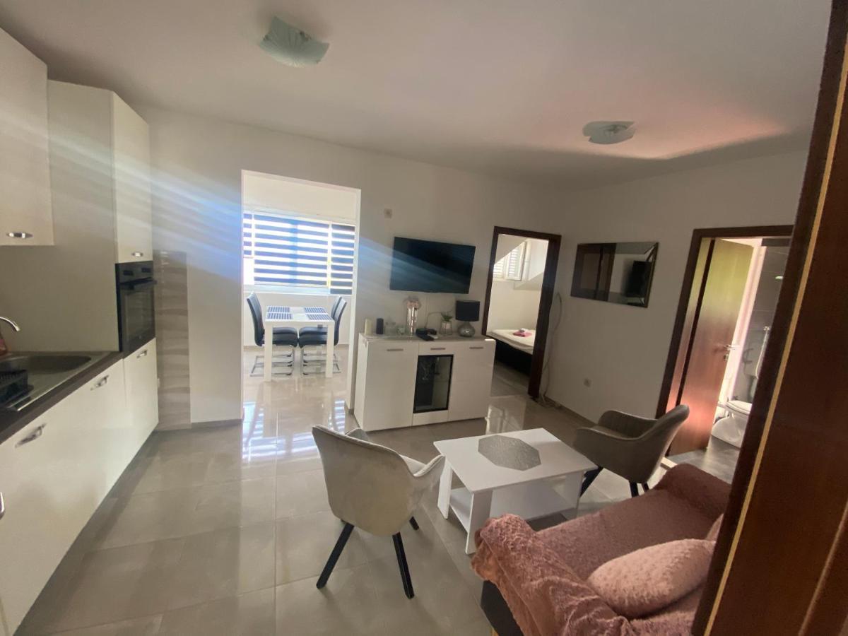 Guesthouse Ruza Sobra Apartments In The Attic Of The House Luaran gambar