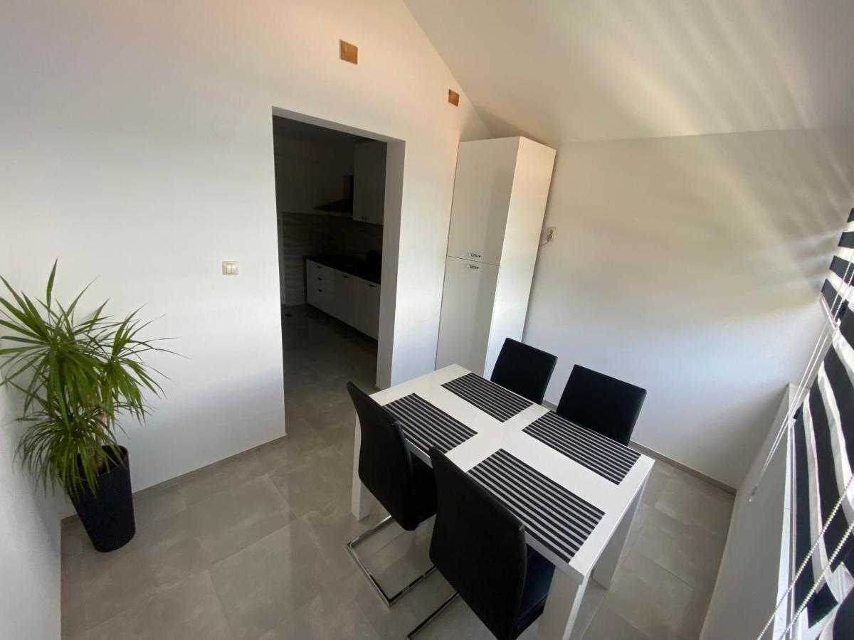 Guesthouse Ruza Sobra Apartments In The Attic Of The House Luaran gambar