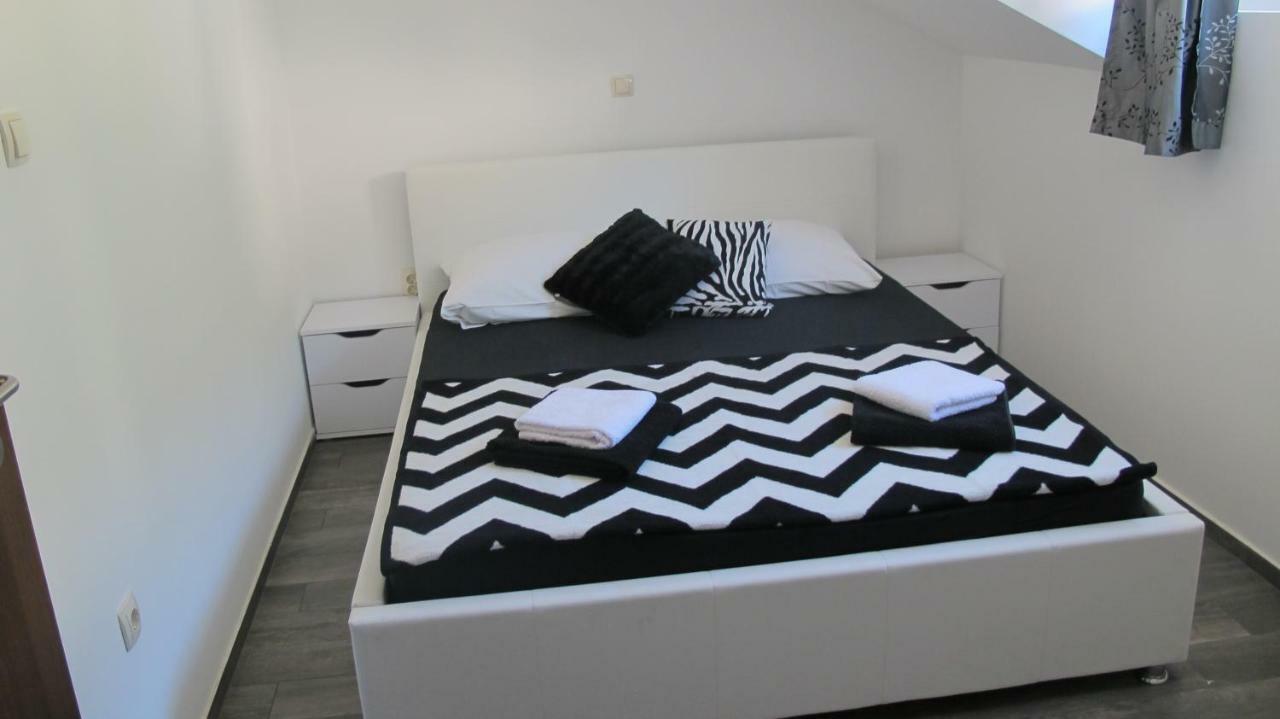 Guesthouse Ruza Sobra Apartments In The Attic Of The House Luaran gambar