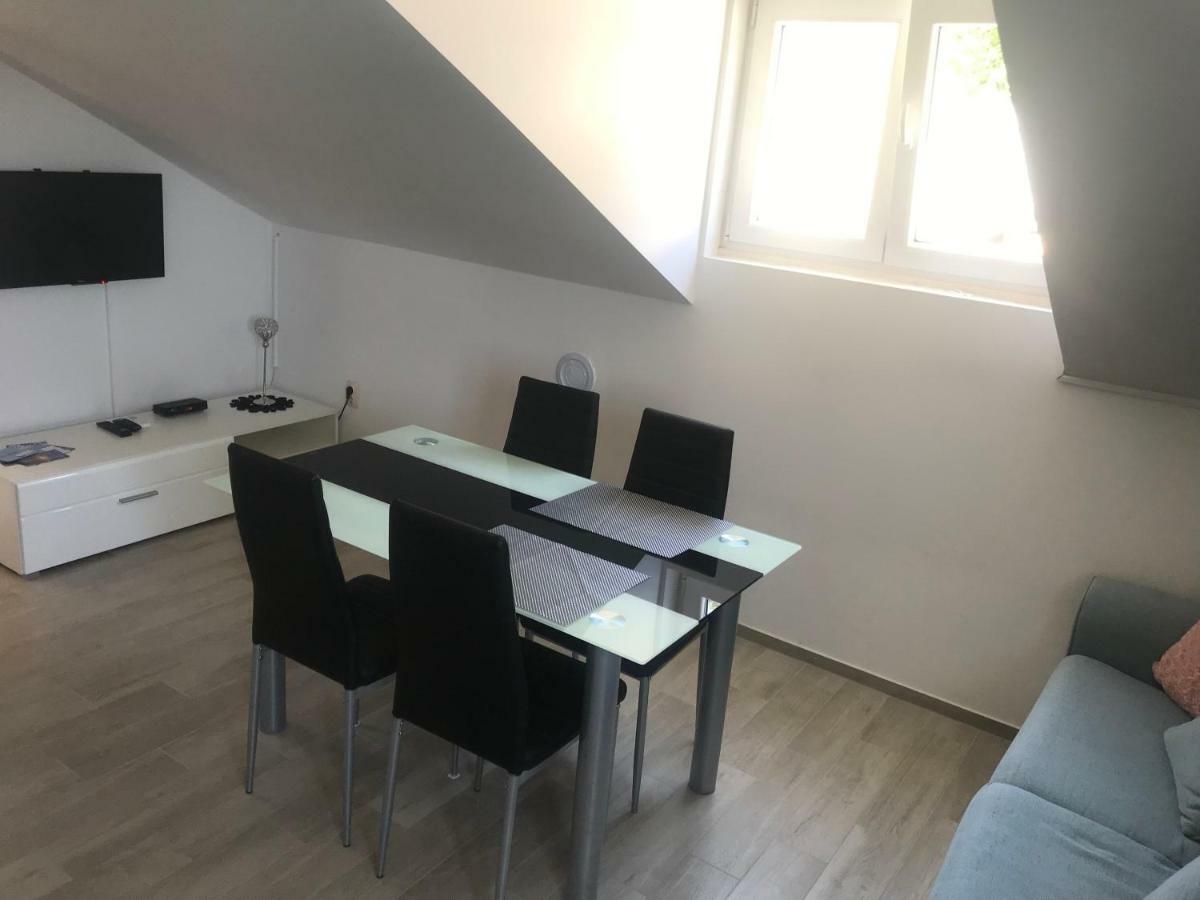 Guesthouse Ruza Sobra Apartments In The Attic Of The House Luaran gambar