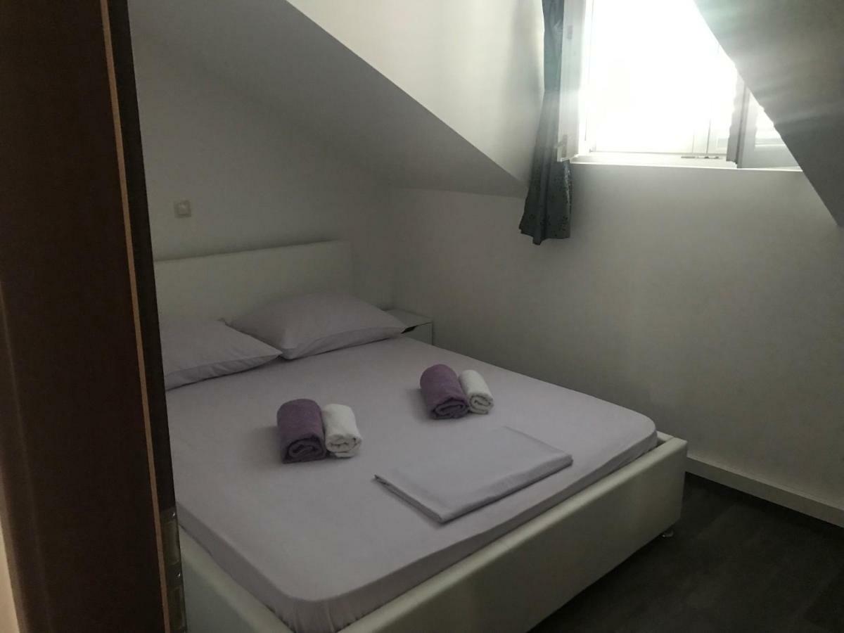 Guesthouse Ruza Sobra Apartments In The Attic Of The House Luaran gambar