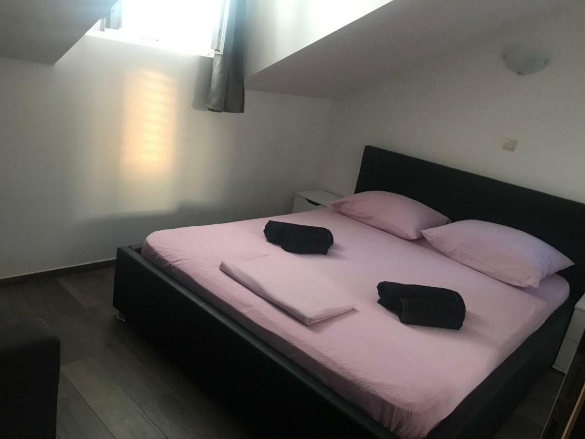 Guesthouse Ruza Sobra Apartments In The Attic Of The House Luaran gambar